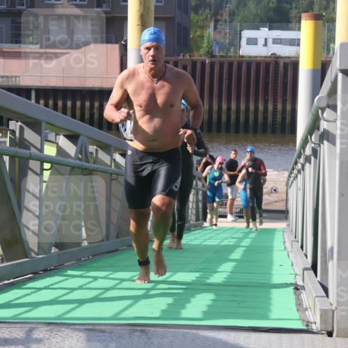 11.08.2024 - GEWOBA Citytriathlon Bremen Lena Gebhardt http://msf.ph/oto/6773438 11.08.2024 10:08:10 Schwimmen 3, 7, 65, 71, 79, 82, 96, 106, 108 meine-sportfotos.de