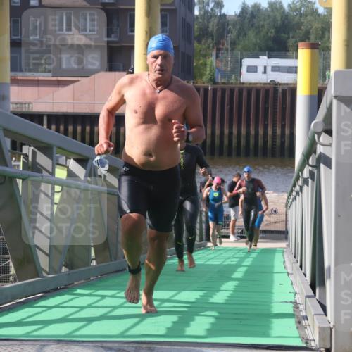 11.08.2024 - GEWOBA Citytriathlon Bremen Lena Gebhardt http://msf.ph/oto/6773444 11.08.2024 10:08:10 Schwimmen 3, 7, 65, 71, 79, 82, 96, 106, 108 meine-sportfotos.de