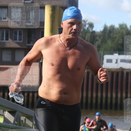 11.08.2024 - GEWOBA Citytriathlon Bremen Lena Gebhardt http://msf.ph/oto/6773448 11.08.2024 10:08:11 Schwimmen 3, 7, 65, 71, 79, 82, 96, 108 meine-sportfotos.de
