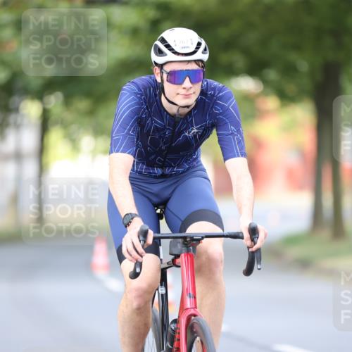 11.08.2024 - GEWOBA Citytriathlon Bremen H.Heesch http://msf.ph/oto/6773460 11.08.2024 11:40:29 Radfahren 754, 767, 772 meine-sportfotos.de