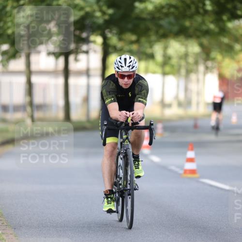 11.08.2024 - GEWOBA Citytriathlon Bremen H.Heesch http://msf.ph/oto/6773587 11.08.2024 11:40:45 Radfahren 771 meine-sportfotos.de