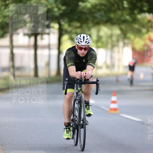 11.08.2024 - GEWOBA Citytriathlon Bremen H.Heesch http://msf.ph/oto/6773597 11.08.2024 11:40:45 Radfahren 771 meine-sportfotos.de