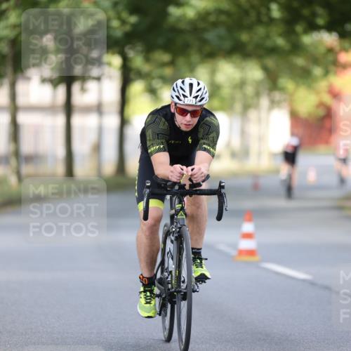 11.08.2024 - GEWOBA Citytriathlon Bremen H.Heesch http://msf.ph/oto/6773600 11.08.2024 11:40:45 Radfahren 771 meine-sportfotos.de