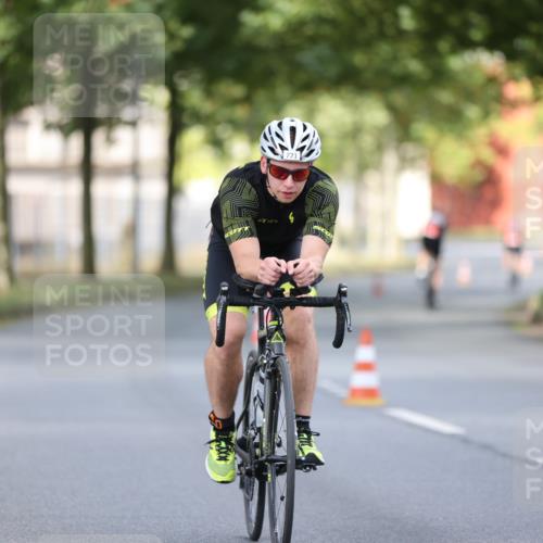 11.08.2024 - GEWOBA Citytriathlon Bremen H.Heesch http://msf.ph/oto/6773604 11.08.2024 11:40:45 Radfahren 771 meine-sportfotos.de