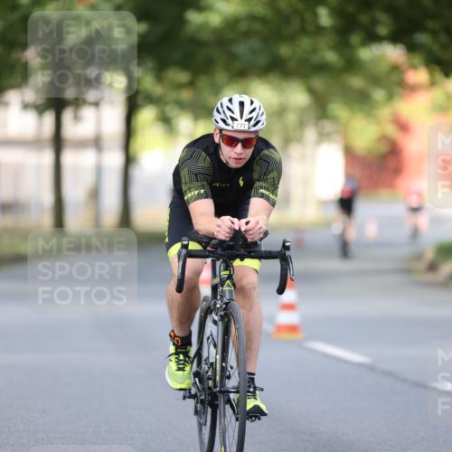 11.08.2024 - GEWOBA Citytriathlon Bremen H.Heesch http://msf.ph/oto/6773610 11.08.2024 11:40:45 Radfahren 771 meine-sportfotos.de