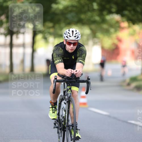 11.08.2024 - GEWOBA Citytriathlon Bremen H.Heesch http://msf.ph/oto/6773615 11.08.2024 11:40:45 Radfahren 771 meine-sportfotos.de