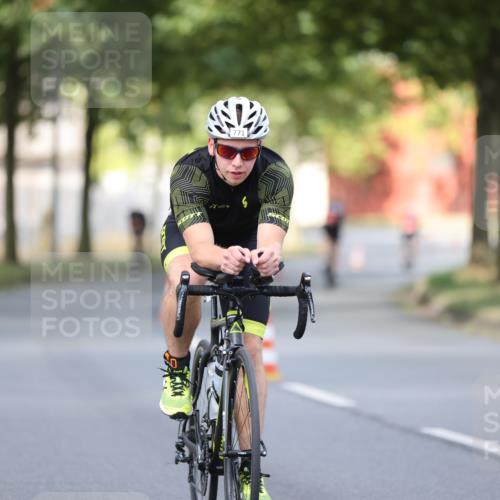 11.08.2024 - GEWOBA Citytriathlon Bremen H.Heesch http://msf.ph/oto/6773619 11.08.2024 11:40:45 Radfahren 771 meine-sportfotos.de