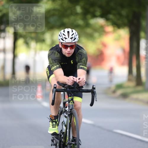 11.08.2024 - GEWOBA Citytriathlon Bremen H.Heesch http://msf.ph/oto/6773627 11.08.2024 11:40:46 Radfahren 771 meine-sportfotos.de