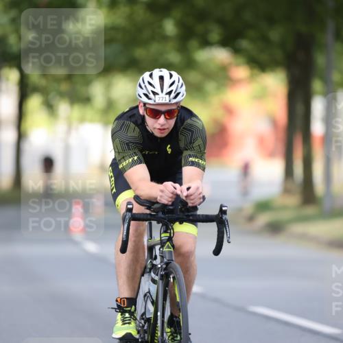 11.08.2024 - GEWOBA Citytriathlon Bremen H.Heesch http://msf.ph/oto/6773631 11.08.2024 11:40:46 Radfahren 771 meine-sportfotos.de