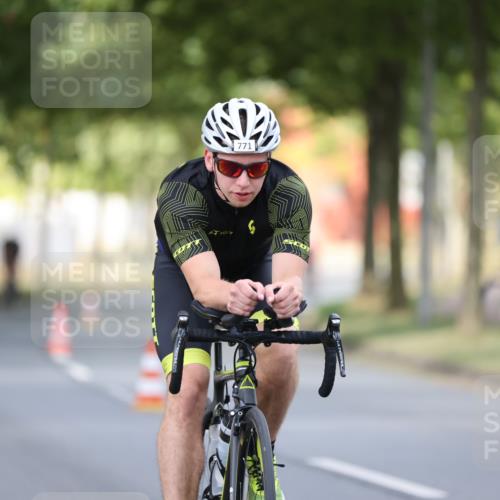 11.08.2024 - GEWOBA Citytriathlon Bremen H.Heesch http://msf.ph/oto/6773641 11.08.2024 11:40:46 Radfahren 771 meine-sportfotos.de