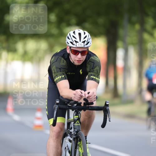 11.08.2024 - GEWOBA Citytriathlon Bremen H.Heesch http://msf.ph/oto/6773646 11.08.2024 11:40:46 Radfahren 771 meine-sportfotos.de
