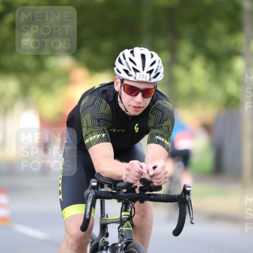 11.08.2024 - GEWOBA Citytriathlon Bremen H.Heesch http://msf.ph/oto/6773662 11.08.2024 11:40:46 Radfahren 771 meine-sportfotos.de