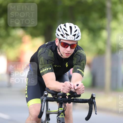 11.08.2024 - GEWOBA Citytriathlon Bremen H.Heesch http://msf.ph/oto/6773666 11.08.2024 11:40:46 Radfahren 771 meine-sportfotos.de