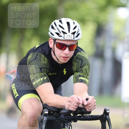 11.08.2024 - GEWOBA Citytriathlon Bremen H.Heesch http://msf.ph/oto/6773679 11.08.2024 11:40:46 Radfahren 771 meine-sportfotos.de
