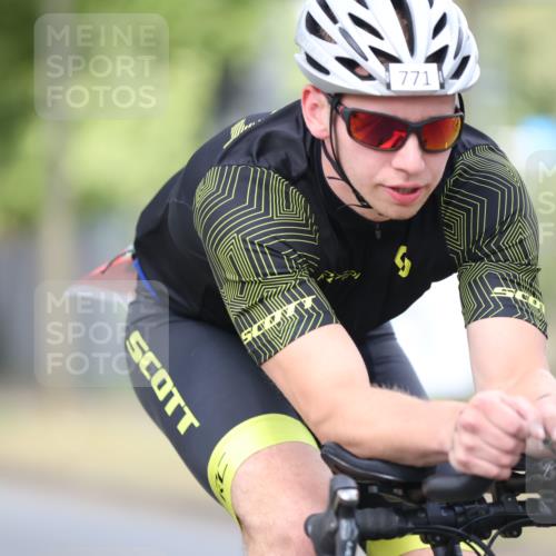 11.08.2024 - GEWOBA Citytriathlon Bremen H.Heesch http://msf.ph/oto/6773694 11.08.2024 11:40:46 Radfahren 771 meine-sportfotos.de