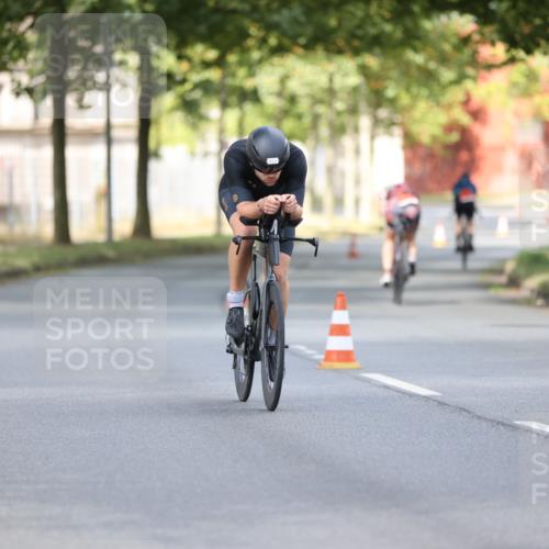 11.08.2024 - GEWOBA Citytriathlon Bremen H.Heesch http://msf.ph/oto/6773698 11.08.2024 11:40:51 Radfahren 771 meine-sportfotos.de