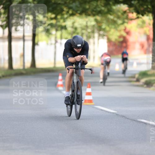 11.08.2024 - GEWOBA Citytriathlon Bremen H.Heesch http://msf.ph/oto/6773710 11.08.2024 11:40:51 Radfahren 771 meine-sportfotos.de