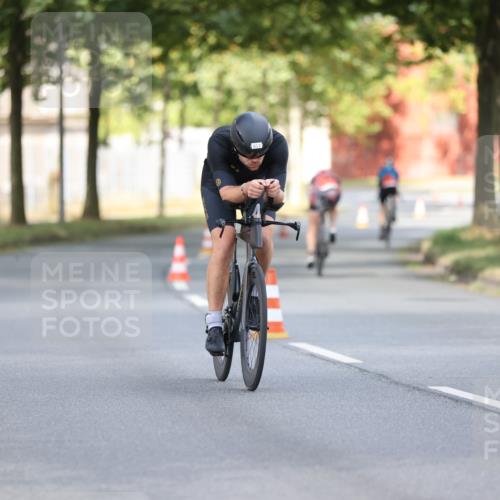 11.08.2024 - GEWOBA Citytriathlon Bremen H.Heesch http://msf.ph/oto/6773714 11.08.2024 11:40:51 Radfahren 771 meine-sportfotos.de