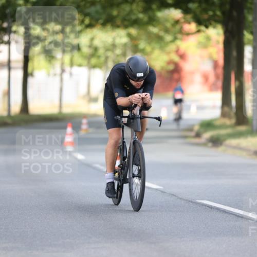 11.08.2024 - GEWOBA Citytriathlon Bremen H.Heesch http://msf.ph/oto/6773730 11.08.2024 11:40:51 Radfahren 771 meine-sportfotos.de