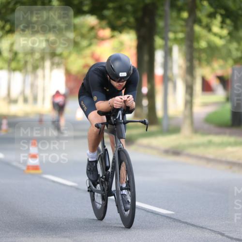11.08.2024 - GEWOBA Citytriathlon Bremen H.Heesch http://msf.ph/oto/6773761 11.08.2024 11:40:51 Radfahren 771 meine-sportfotos.de