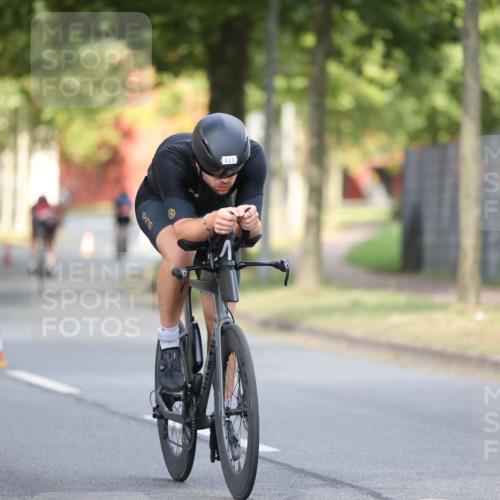 11.08.2024 - GEWOBA Citytriathlon Bremen H.Heesch http://msf.ph/oto/6773771 11.08.2024 11:40:51 Radfahren 771 meine-sportfotos.de