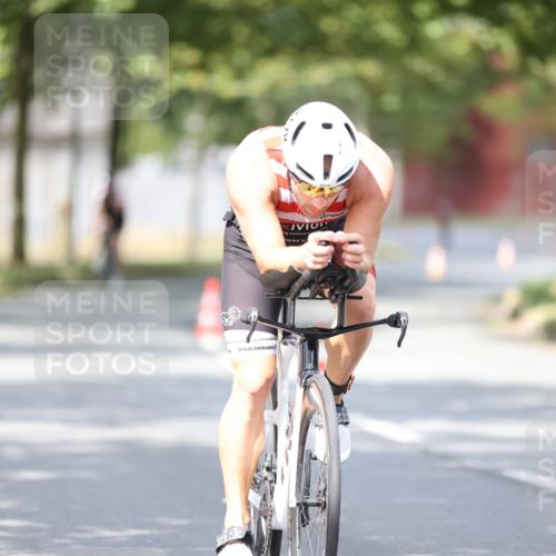 11.08.2024 - GEWOBA Citytriathlon Bremen H.Heesch http://msf.ph/oto/6773839 11.08.2024 11:41:25 Radfahren 835, 896, 902 meine-sportfotos.de