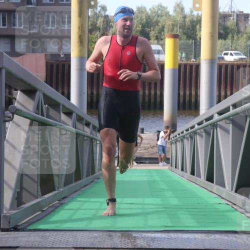 11.08.2024 - GEWOBA Citytriathlon Bremen Lena Gebhardt http://msf.ph/oto/6773840 11.08.2024 10:09:40 Schwimmen 4, 9, 11, 27, 42, 48, 58, 69, 78, 99, 109 meine-sportfotos.de