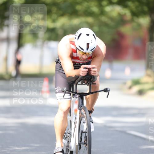 11.08.2024 - GEWOBA Citytriathlon Bremen H.Heesch http://msf.ph/oto/6773843 11.08.2024 11:41:25 Radfahren 835, 896, 902 meine-sportfotos.de