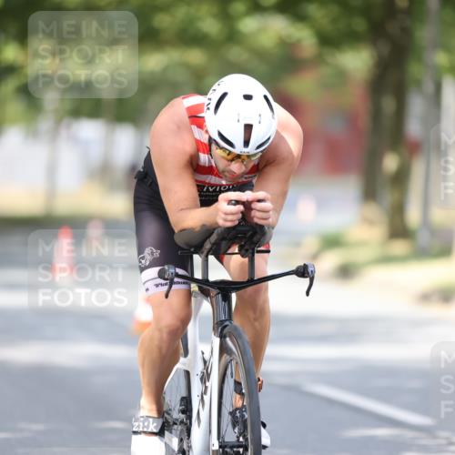 11.08.2024 - GEWOBA Citytriathlon Bremen H.Heesch http://msf.ph/oto/6773854 11.08.2024 11:41:25 Radfahren 835, 896, 902 meine-sportfotos.de