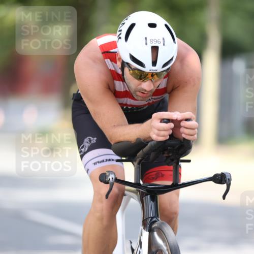11.08.2024 - GEWOBA Citytriathlon Bremen H.Heesch http://msf.ph/oto/6773886 11.08.2024 11:41:25 Radfahren 835, 896, 902 meine-sportfotos.de