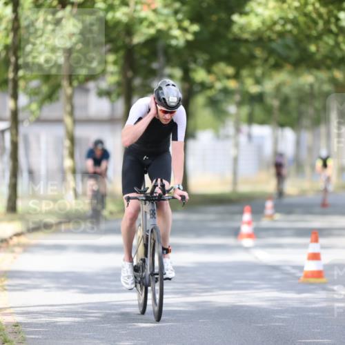 11.08.2024 - GEWOBA Citytriathlon Bremen H.Heesch http://msf.ph/oto/6773892 11.08.2024 11:41:30 Radfahren 786, 835, 896, 902, 1020 meine-sportfotos.de