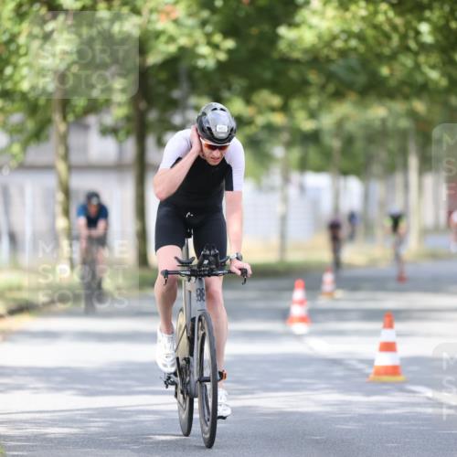 11.08.2024 - GEWOBA Citytriathlon Bremen H.Heesch http://msf.ph/oto/6773907 11.08.2024 11:41:30 Radfahren 786, 835, 896, 902, 1020 meine-sportfotos.de