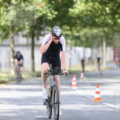 11.08.2024 - GEWOBA Citytriathlon Bremen H.Heesch http://msf.ph/oto/6773917 11.08.2024 11:41:30 Radfahren 786, 835, 896, 902, 1020 meine-sportfotos.de