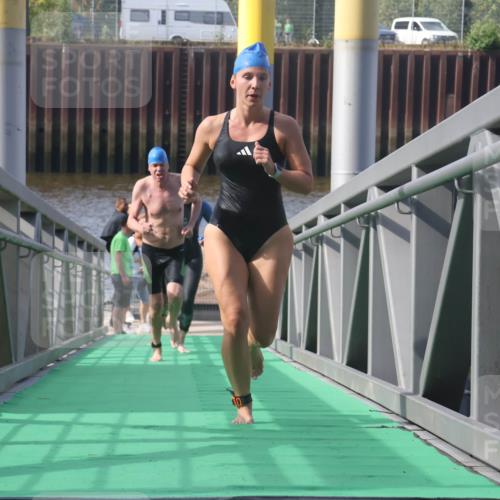 11.08.2024 - GEWOBA Citytriathlon Bremen Lena Gebhardt http://msf.ph/oto/6773919 11.08.2024 10:09:50 Schwimmen 4, 9, 11, 16, 27, 31, 78, 83, 99, 109 meine-sportfotos.de
