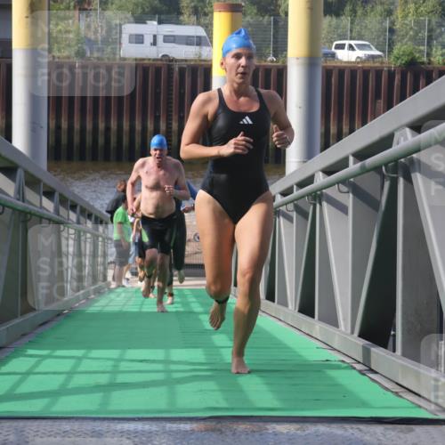 11.08.2024 - GEWOBA Citytriathlon Bremen Lena Gebhardt http://msf.ph/oto/6773926 11.08.2024 10:09:50 Schwimmen 4, 9, 11, 16, 27, 31, 78, 83, 99, 109 meine-sportfotos.de