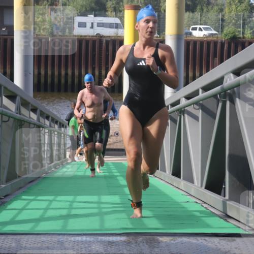 11.08.2024 - GEWOBA Citytriathlon Bremen Lena Gebhardt http://msf.ph/oto/6773931 11.08.2024 10:09:50 Schwimmen 4, 9, 11, 16, 27, 31, 78, 83, 99, 109 meine-sportfotos.de