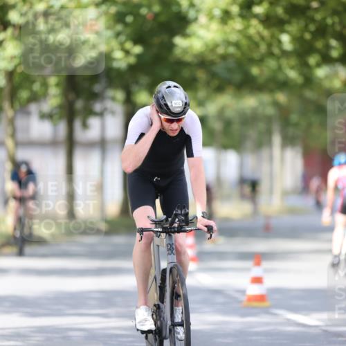 11.08.2024 - GEWOBA Citytriathlon Bremen H.Heesch http://msf.ph/oto/6773933 11.08.2024 11:41:30 Radfahren 786, 835, 896, 902, 1020 meine-sportfotos.de