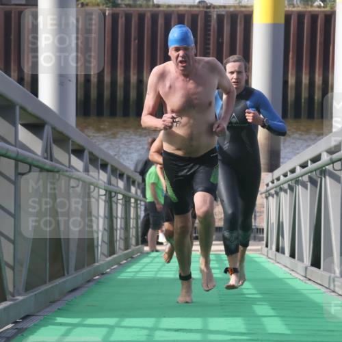 11.08.2024 - GEWOBA Citytriathlon Bremen Lena Gebhardt http://msf.ph/oto/6773943 11.08.2024 10:09:52 Schwimmen 4, 9, 11, 16, 27, 31, 55, 64, 83, 99, 109 meine-sportfotos.de