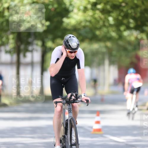 11.08.2024 - GEWOBA Citytriathlon Bremen H.Heesch http://msf.ph/oto/6773944 11.08.2024 11:41:30 Radfahren 786, 835, 896, 902, 1020 meine-sportfotos.de