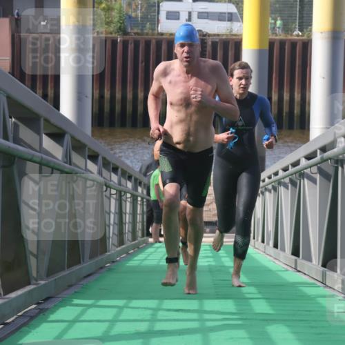 11.08.2024 - GEWOBA Citytriathlon Bremen Lena Gebhardt http://msf.ph/oto/6773948 11.08.2024 10:09:52 Schwimmen 4, 9, 11, 16, 27, 31, 55, 64, 83, 99, 109 meine-sportfotos.de
