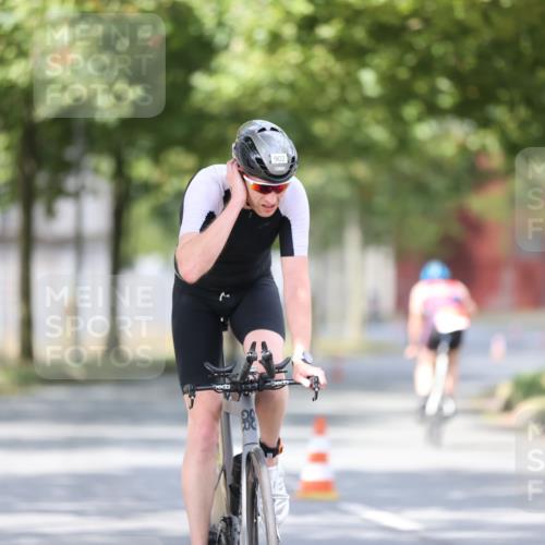 11.08.2024 - GEWOBA Citytriathlon Bremen H.Heesch http://msf.ph/oto/6773953 11.08.2024 11:41:30 Radfahren 786, 835, 896, 902, 1020 meine-sportfotos.de