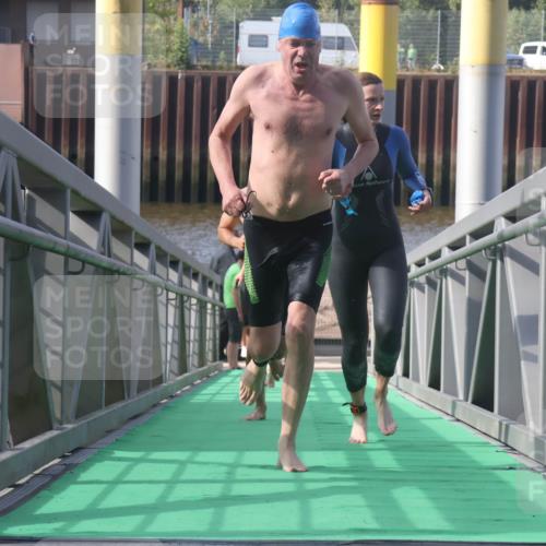 11.08.2024 - GEWOBA Citytriathlon Bremen Lena Gebhardt http://msf.ph/oto/6773954 11.08.2024 10:09:53 Schwimmen 4, 9, 11, 16, 31, 55, 64, 83, 99, 109 meine-sportfotos.de