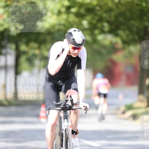 11.08.2024 - GEWOBA Citytriathlon Bremen H.Heesch http://msf.ph/oto/6773966 11.08.2024 11:41:30 Radfahren 786, 835, 896, 902, 1020 meine-sportfotos.de