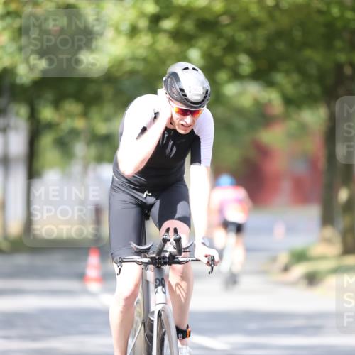 11.08.2024 - GEWOBA Citytriathlon Bremen H.Heesch http://msf.ph/oto/6773971 11.08.2024 11:41:30 Radfahren 786, 835, 896, 902, 1020 meine-sportfotos.de