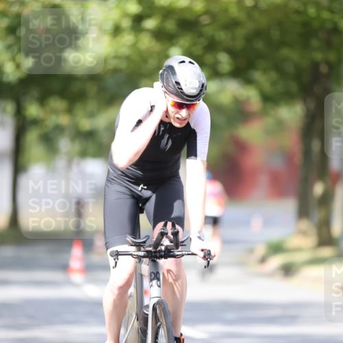 11.08.2024 - GEWOBA Citytriathlon Bremen H.Heesch http://msf.ph/oto/6773975 11.08.2024 11:41:31 Radfahren 786, 835, 896, 902, 1020 meine-sportfotos.de