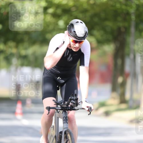 11.08.2024 - GEWOBA Citytriathlon Bremen H.Heesch http://msf.ph/oto/6773983 11.08.2024 11:41:31 Radfahren 786, 835, 896, 902, 1020 meine-sportfotos.de