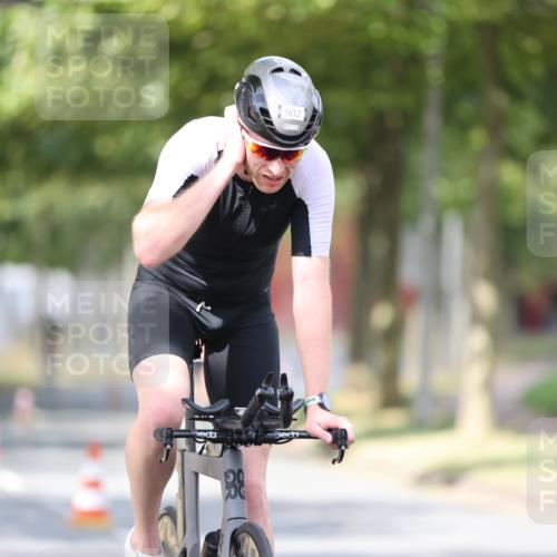 11.08.2024 - GEWOBA Citytriathlon Bremen H.Heesch http://msf.ph/oto/6773993 11.08.2024 11:41:31 Radfahren 786, 835, 896, 902, 1020 meine-sportfotos.de