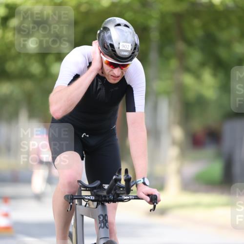 11.08.2024 - GEWOBA Citytriathlon Bremen H.Heesch http://msf.ph/oto/6774002 11.08.2024 11:41:31 Radfahren 786, 835, 896, 902, 1020 meine-sportfotos.de