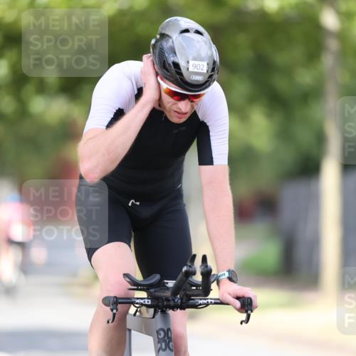 11.08.2024 - GEWOBA Citytriathlon Bremen H.Heesch http://msf.ph/oto/6774012 11.08.2024 11:41:31 Radfahren 786, 835, 896, 902, 1020 meine-sportfotos.de