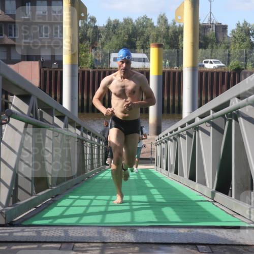 11.08.2024 - GEWOBA Citytriathlon Bremen Lena Gebhardt http://msf.ph/oto/6774018 11.08.2024 10:09:59 Schwimmen 11, 16, 31, 50, 55, 64, 83, 102, 109 meine-sportfotos.de